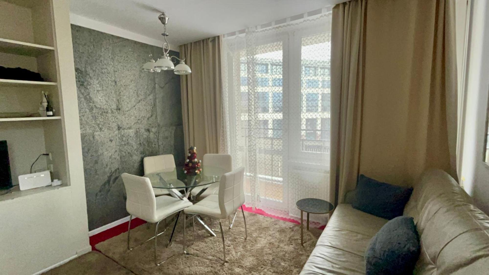 Perfect Location Two Bedrooms With Balkony วอร์ซอ ภายนอก รูปภาพ
